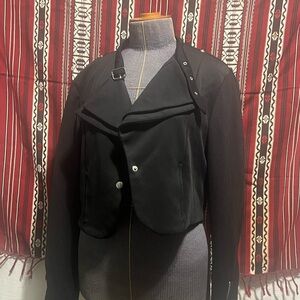 Women’s black Bongo jacket with pleated collar